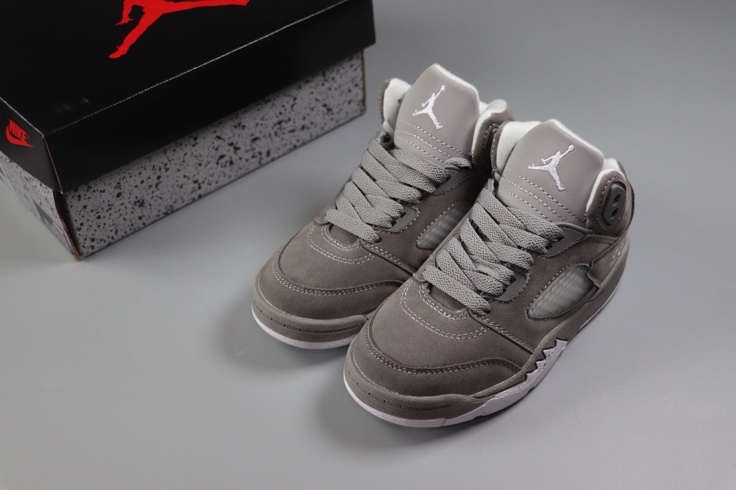 Air Jordan 5 Retro “Wolf Grey” – Grey/White