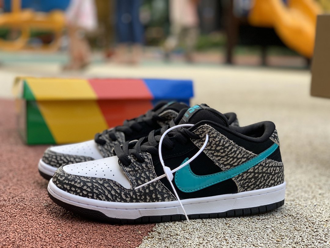 Nike SB Dunk Low "Atmos Elephant"