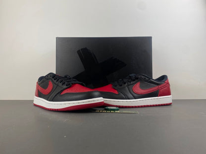 Air Jordan 1 Low OG "Banned"